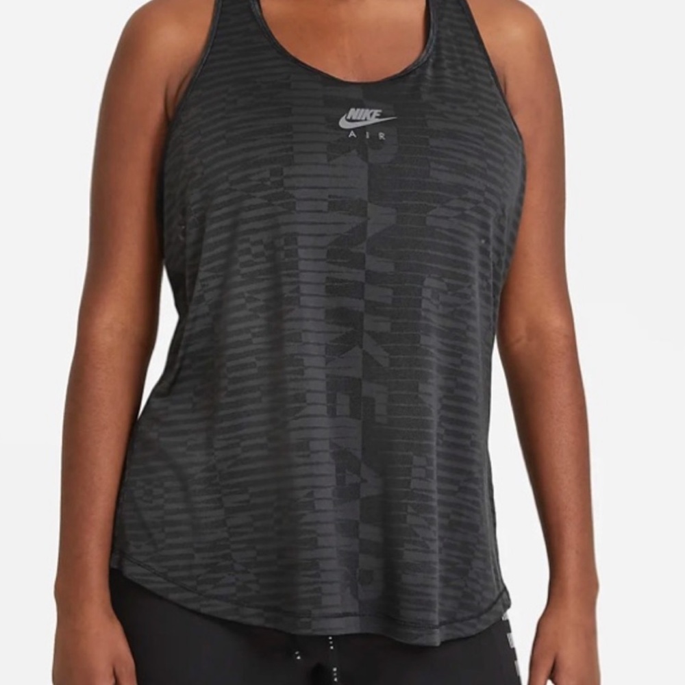 NWT Women’s Nike Air Tank Size 2XL